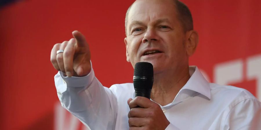 Kanzlerkandidat Olaf Scholz (SPD) spricht bei einer Wahlkampfveranstaltung der SPD. Foto: Swen Pförtner/dpa