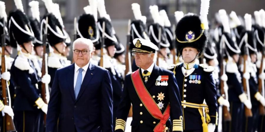 Steinmeier (l.) mit Schwedens König Carl Gustaf