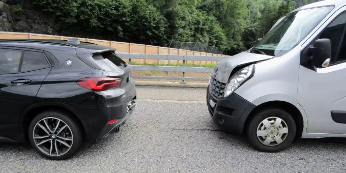Auffahrkollision auf A3 in Filzbach.