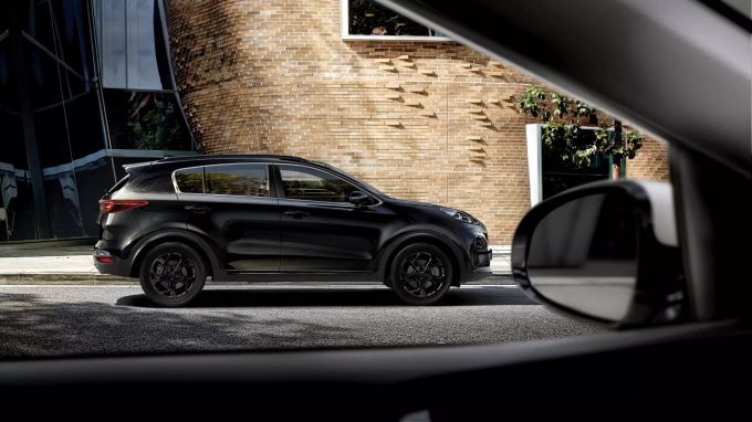 Mit vielen Fahrerassistenzsystemen und reichhaltigen Komfort-Extras punktet der Kia Sportage Black Edition auch bei der Ausstattung Kia Sportage Black Edition
