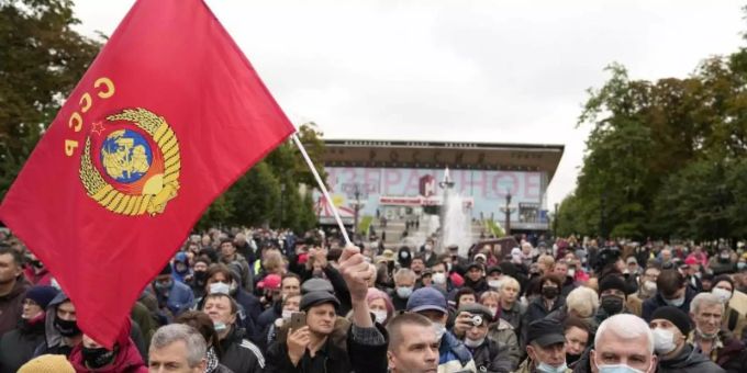 Demonstrierende versammeln sich während eines Protests gegen die Ergebnisse der Parlamentswahlen in Russland. Symbolbild. Foto: Pavel Golovkin/AP/dpa Demonstrierende versammeln sich während eines Protests gegen die Ergebnisse der Parlamentswahlen in Russland. Symbolbild. Foto: Pavel Golovkin/AP/dpa