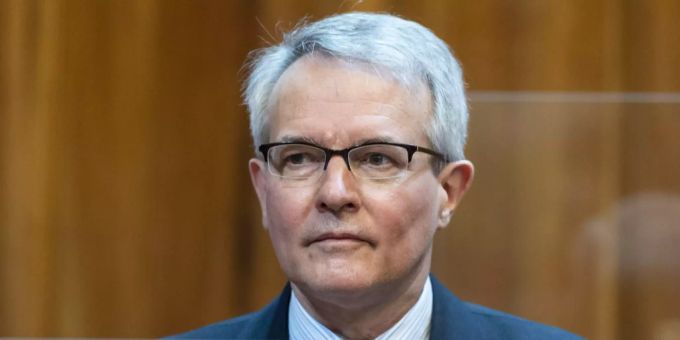 Bern - Glarner Ständerat Thomas Hefti erhält Journalisten-Schmähpreis