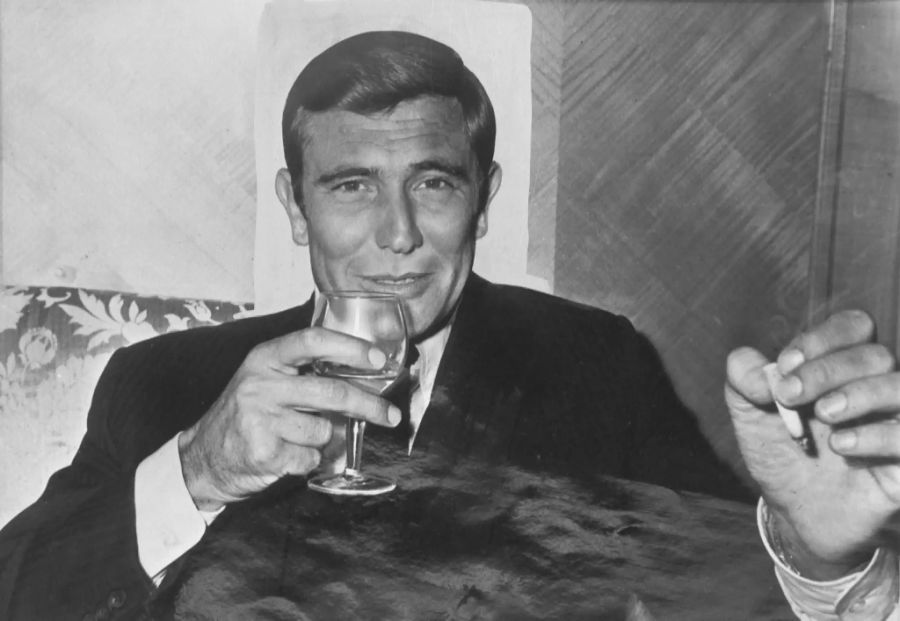 Geroge Lazenby James Bond