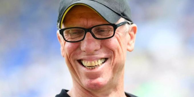 Hält grosse Stücke auf Wolfsburg neuen Coach Oliver Glasner: Ex-Bundesliga-Coach Peter Stöger. Foto: Uwe Anspach Hält grosse Stücke auf Wolfsburg neuen Coach Oliver Glasner: Ex-Bundesliga-Coach Peter Stöger. Foto: Uwe Anspach