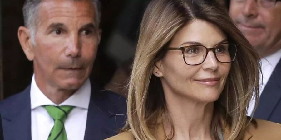 Lori Loughlin und ihrem Mann Mossimo Giannulli droht eine Haftstrafe. Foto: Steven Senne/AP