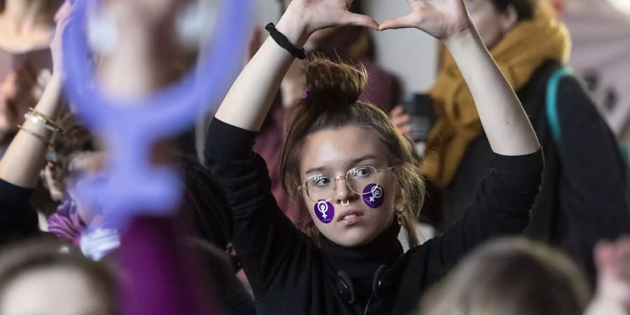 500 Frauen nahmen an den Streikvorbereitungen in Biel teil.