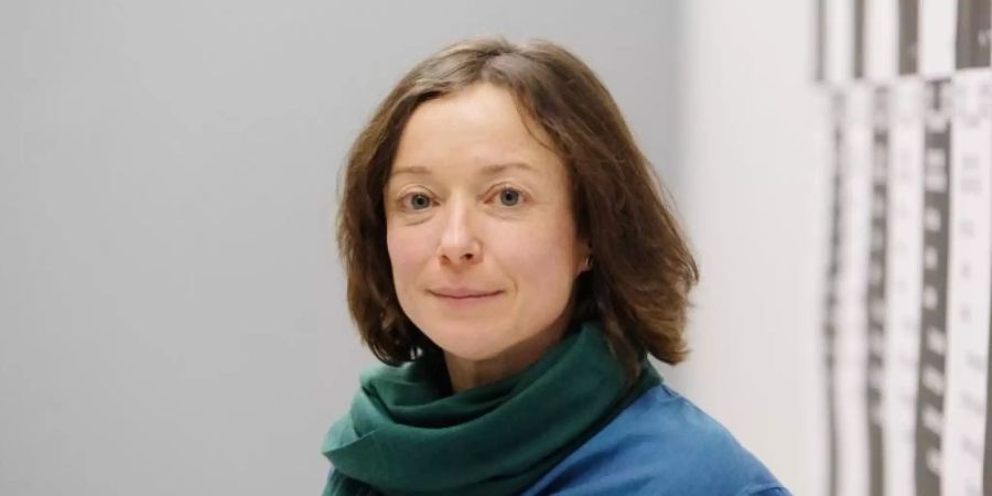 Franciska Zólyom, Kuratorin des deutschen Beitrags der Kunst-Biennale, gibt erste Einblicke. Foto: Sebastian Willnow