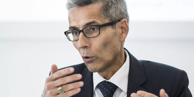 Über die Kriminalität im Kanton Luzern informiert der Luzerner Oberstaatsanwalt Daniel Burri. Will nicht mehr zwei Drittel der Cyberkriminellen laufen lassen müssen: Der Luzerner Oberstaatsanwalt Daniel Burri fordert mehr Mittel, um mit Spezialisten und Technik gegen diese neue Kriminalitätsform vorgehen zu können.