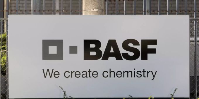 Das Logo des Chemie-Konzerns BASF. BASF