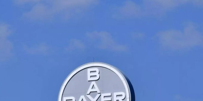 Bayer soll einem Pfirsichbauern zusammen mit BASF Schadenersatz zahlen. Foto: Hendrik Schmidt/dpa-Zentralbild/ZB Bayer soll einem Pfirsichbauern zusammen mit BASF Schadenersatz zahlen. Foto: Hendrik Schmidt/dpa-Zentralbild/ZB