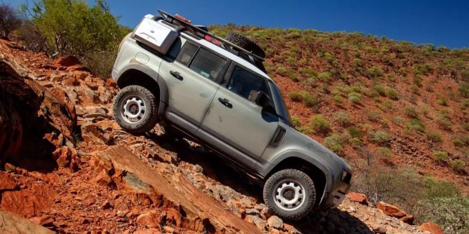 Der neue Land Rover Defender in seinem Element 2020 Land Rover Defender