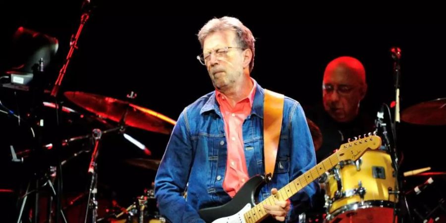 «Clapton is God»: Der begnadete Gitarrist wird 75. Foto: Uwe Anspach/dpa