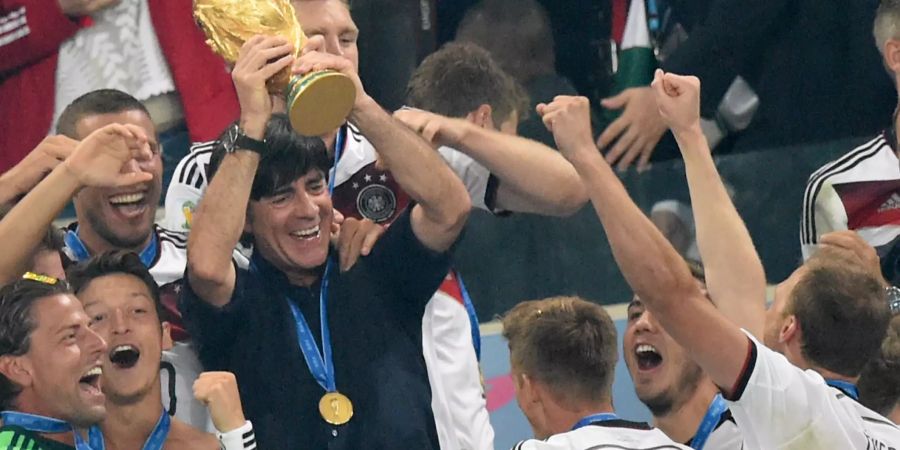 Joachim Löw feiert heute seinen 60. Geburtstag. 2014 wurde der Fussballtrainer mit Deutschland Weltmeister.