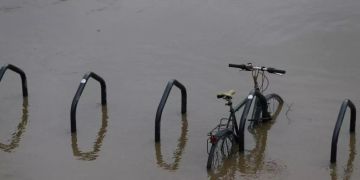 Überschwemmung Wasser Fahrrad