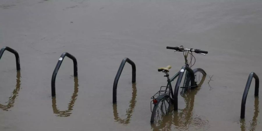 Überschwemmung Wasser Fahrrad