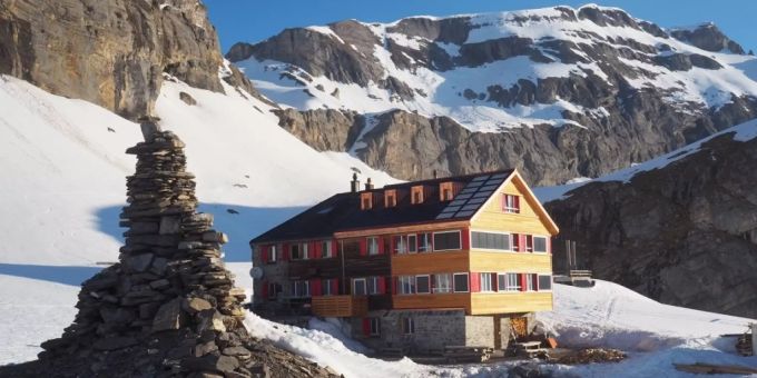 Wer seine Ferien lieber nicht in einem Hotel verbringen möchte, bieten die SAC-Hütten eine preiswerte Alternative. SAC Coronavirus Ferien