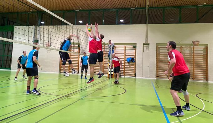 Mit dem Volleyballteam spielen die «Schofiser» in der EasyLeague. Volleyballteam STV Schafisheim