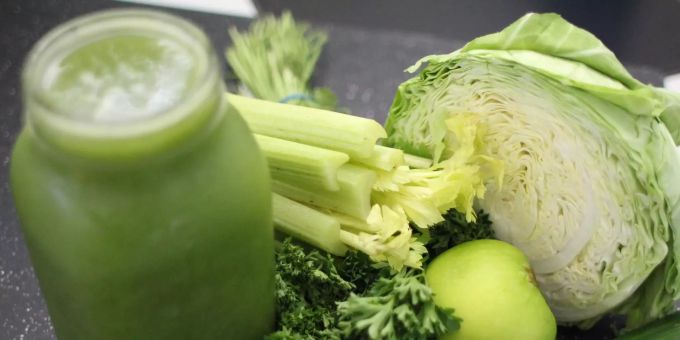 Der grüne Smoothie hat viele positive Auswirkungen auf unseren Körper. smoothie