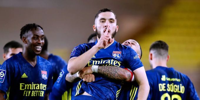 Rayan Cherki (Mitte) entscheidet das Spiel gegen die AS Monaco zugunsten von Lyon. AS Monasco