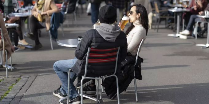 Der Gemeinderat der Stadt Zürich will eine attraktivere Gestaltung der Aussenräume von Restaurants. Terrassen