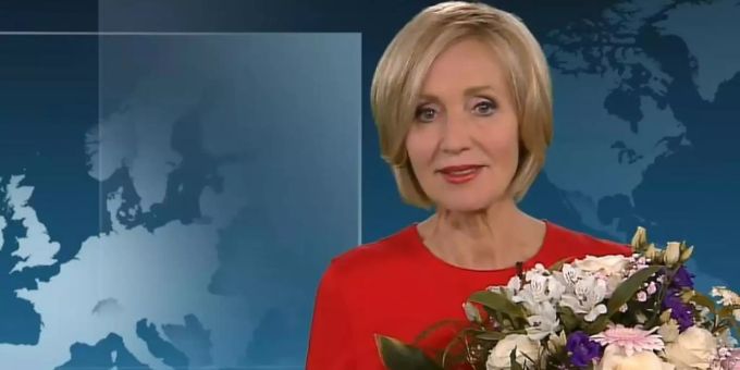 Zum Abschied gab es Blumen: Petra Gerster moderierte gestern ihre letzte «heute»-Sendung. Foto: -/ZDF/dpa Zum Abschied gab es Blumen: Petra Gerster moderierte gestern ihre letzte «heute»-Sendung. Foto: -/ZDF/dpa