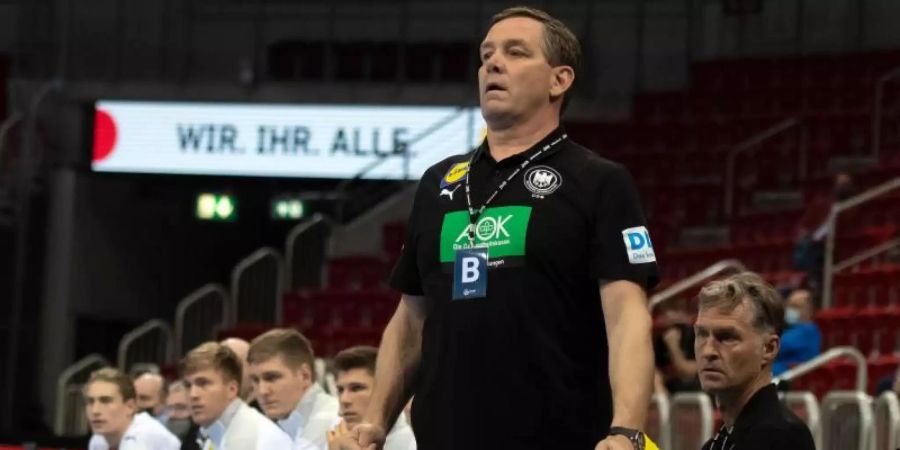 Bundestrainer Alfred Gislason bekommt es mit der DHB-Auswahl mit Schweden, Slowenien und Algerien zu tun. Foto: Bernd Thissen/dpa