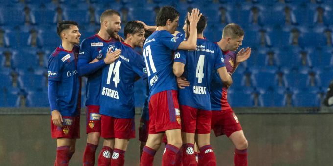 Die Spieler des FC Basel jubeln über einen Treffer im Spiel gegen Lugano. FC Basel