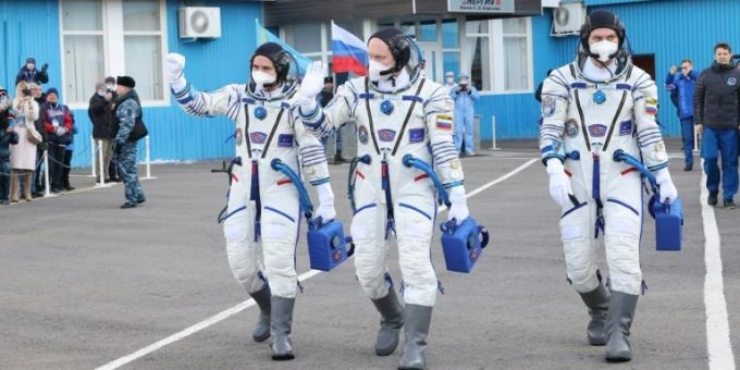 Internationale Raumstation: Russische Kosmonauten beim Abflug. Kosmonauten