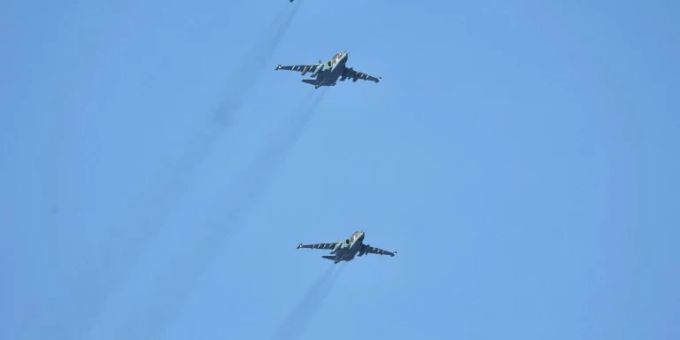 Russische Militärjets bei Übung in Belarus eu