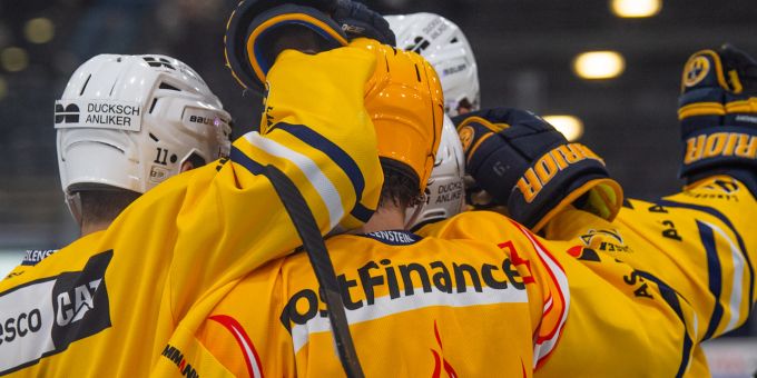 Der SC Langenthal jubelt über ein erziehltes Tor. - Langenthal Der SC Langenthal jubelt über ein erziehltes Tor. - Langenthal