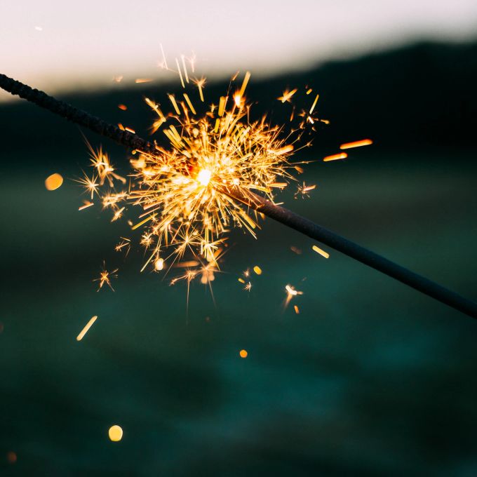 Die allermeisten Menschen halten ihre Silvesterversprechen nicht ein. Silvesterkerze