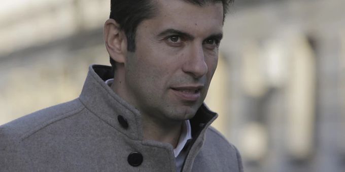ARCHIV - Kiril Petkow, Bulgariens Regierungschef, kann nach einem negativen Corona-Test nun doch seinen geplanten Besuch von Nordmazedonien wahrnehmen. Foto: Valentina Petrova/AP/dpa Petkow