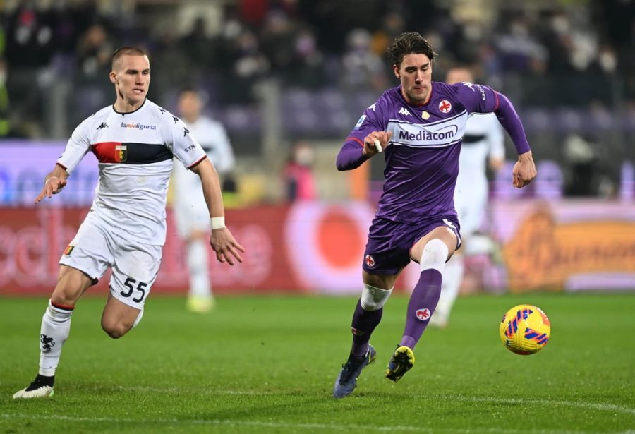 Der 22-jährige Serbe Vlahovic wechselt aus Fiorentina nach Turin.
