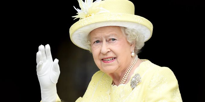 Die Queen will trotz Corona weitermachen. Queen Elizabeth