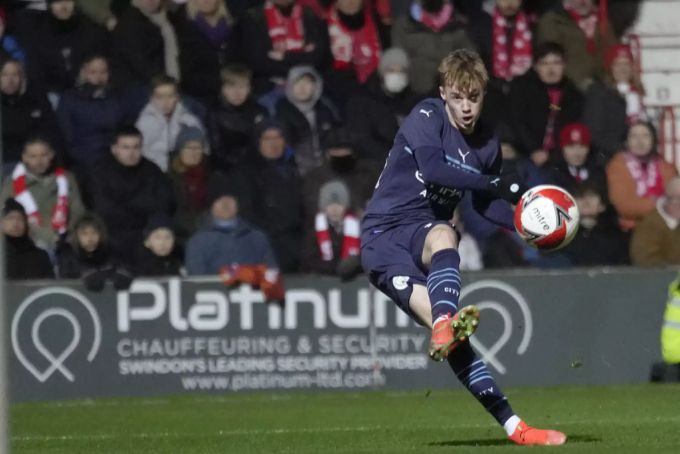 Der junge Cole Palmer erhöht auf 4:1. Cole Palmer