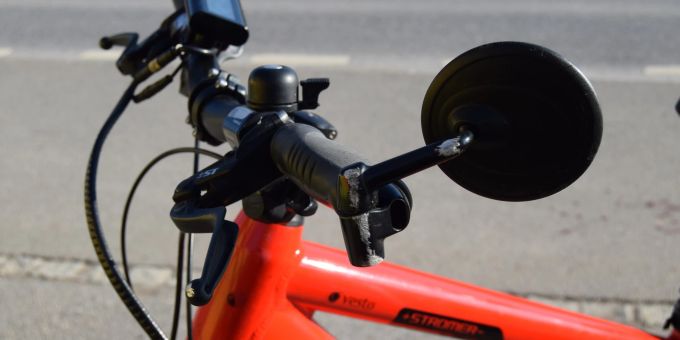 Stein: Radfahrer verletzt sich bei Selbstunfall Stein: Radfahrer verletzt sich bei Selbstunfall