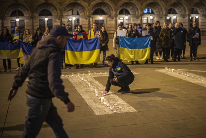 Menschen protestieren gegen den Ukraine-Krieg in Prag. Ukraine Krieg
