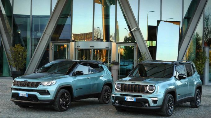 Das Jeep e-Hybrid System bringt bis zu 135Nm zusätzlich Jeep e-Hybrid