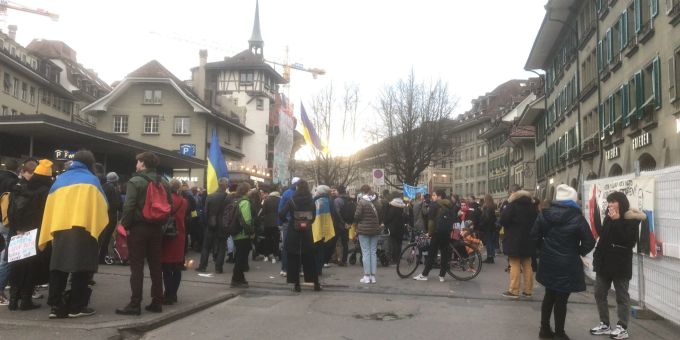 An der Demo zum Ukraine Konflikt in Bern am 24. Februar 2022 haben rund 200 Personen teilgenommen. Ukraine Konflikt