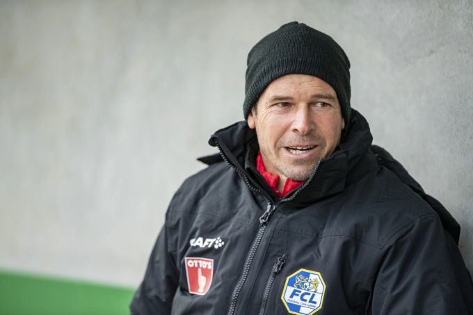 Trainer Mario Frick freut sich über einen neuen Verteidiger. FC Luzern