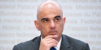 Abstimmungsprotokoll - Schweiz sagt knapp Ja zu Frauen-Rentenalter 65 Abstimmungsprotokoll - Schweiz sagt knapp Ja zu Frauen-Rentenalter 65