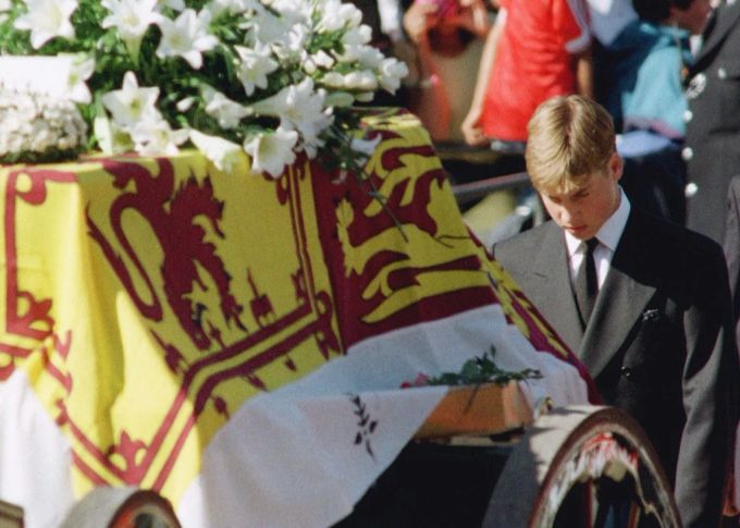 Prinz William musste mit bloss 15 Jahren hinter dem Sarg seiner Mutter Diana herlaufen. An diese Szenen wurde er am Mittwoch erinnert. Prinz William