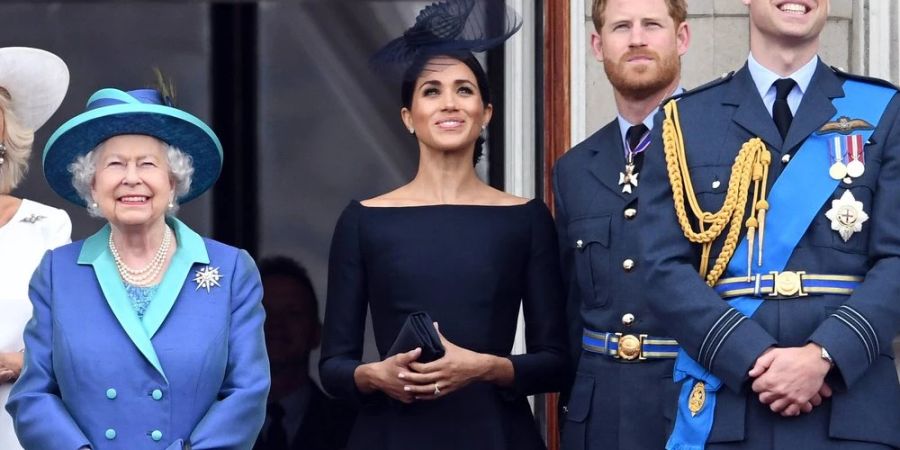 Prinz Harry und Herzogin Meghan könnten diesen Sommer angeblich ihr Comeback auf dem königlichen Balkon feiern.