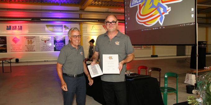 Beat Gmünder wurde zum Ehrenmitglied ernannt. EHC Dübendorf