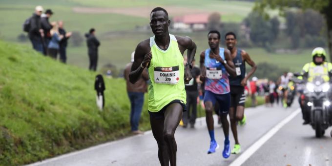 Mit neun Jahren flüchtete Dominic Lobalu aus dem Südsudan, seit 2019 ist er in der Schweiz. Nun startet der Langstreckenläufer in der Diamond League. Flüchtling Lobalu