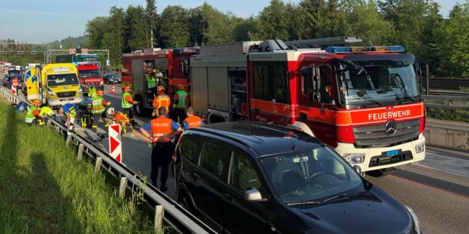 Motorradfahrer bei Unfall verletzt.
