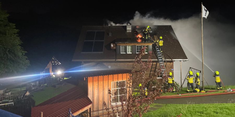 Weissbad AI: Dachstockbrand in Wohnhaus