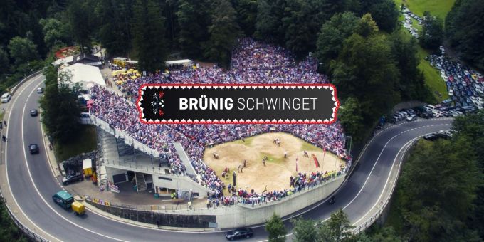 Am 1. August 2022 zeigt SWISS1 um 17:00 Uhr die Highlights des Brünigschwinget. Schwingarena auf dem Brünig