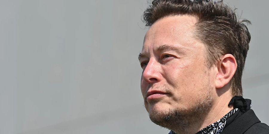 Tech-Milliardär Elon Musk hat am Montag einen günstigeren Preis für seinen Übernahmeversuch bei Twitter ins Gespräch gebracht. (Archivbild)