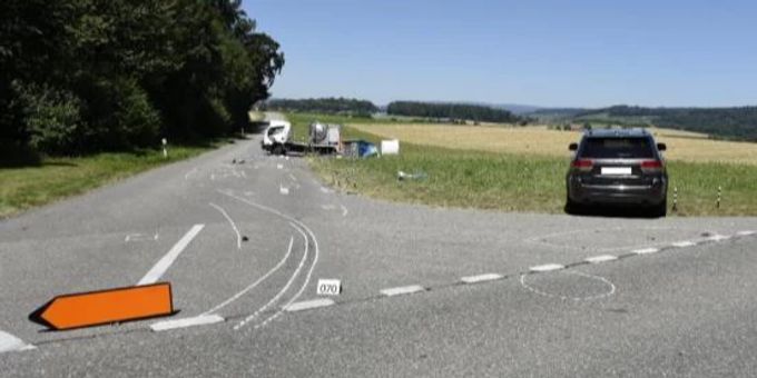 Fahrzeuglenker nach Unfall verletzt.